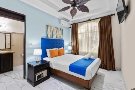 Villa-Los-Amigos-Jaco-bedroom-3.webp