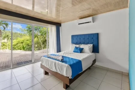 Villa-Los-Amigos-Jaco-bedroom-9