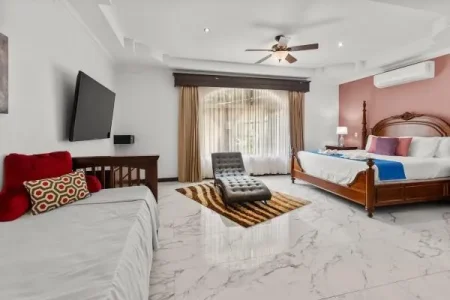 Villa-los-Amigos-Jaco-bedroom-1